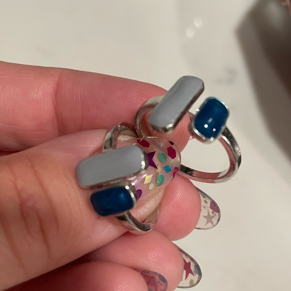 Geometric ring
